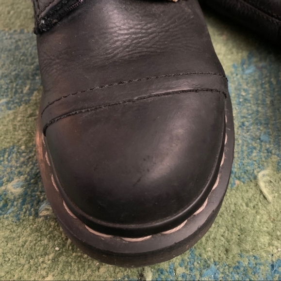Dr. Marten's size 7, 12 eye boots - Picture 5 of 5